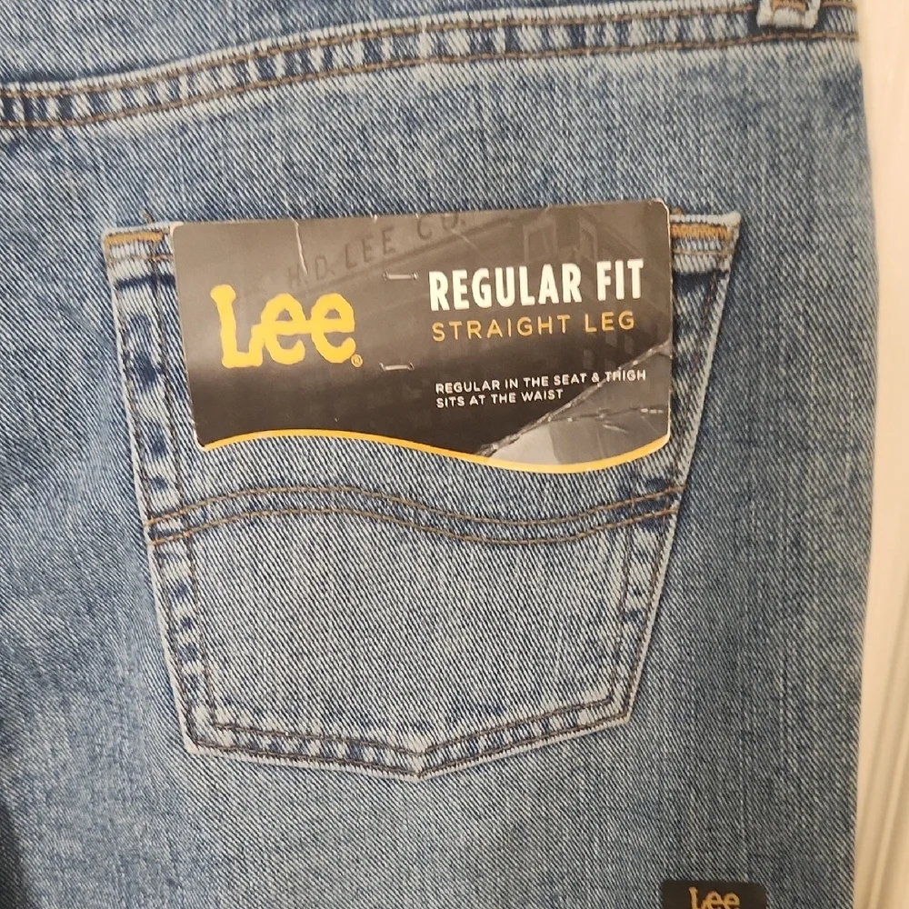 NWT Lee Men's Straight Leg Opening Regular Fit Medium Wash Blue Jeans Size 38x32